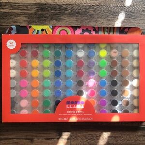 Mondo Llama Multi-Surface Acrylic Paints